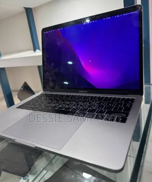 New Laptop Apple MacBook Pro 2017 8GB Intel Core i5 SSD 128GB