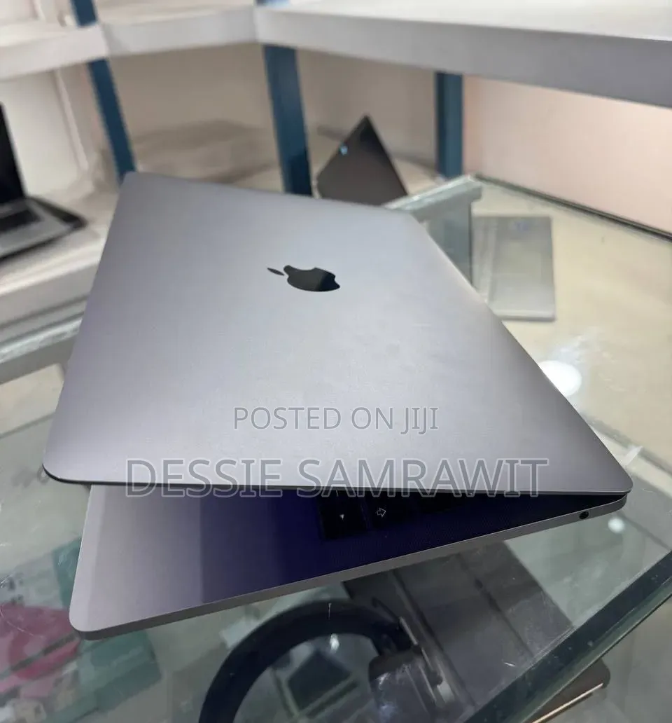 New Laptop Apple MacBook Pro 2017 8GB Intel Core i5 SSD 128GB