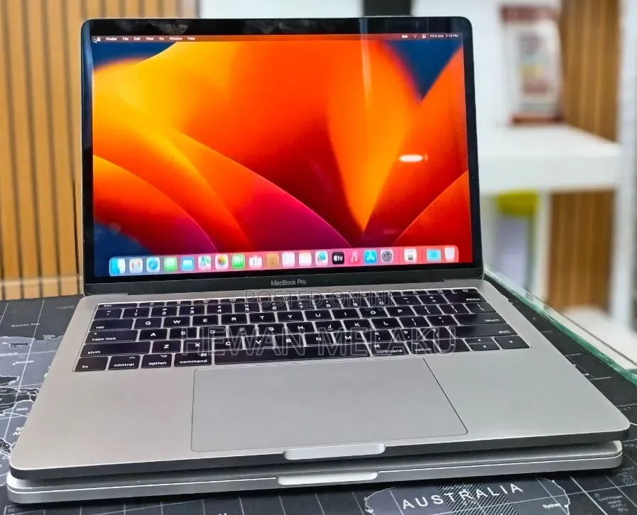 New Laptop Apple MacBook Pro 2017 16GB Intel Core i5 SSD 256GB