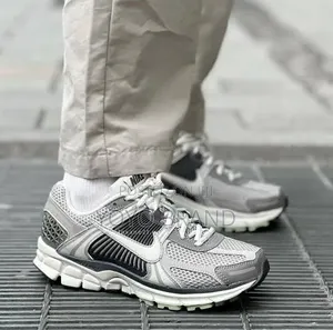 Nike Zoom Vomero 5 Cobblestone "Flat Pewter"Unisex Fashion Sneaker