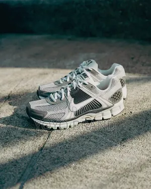 Nike Zoom Vomero 5 Cobblestone "Flat Pewter"Unisex Fashion Sneaker