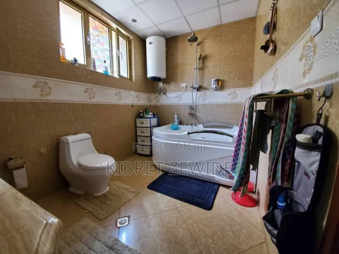Furnished 5bdrm House in Abrham Lagese, Yeka for sale