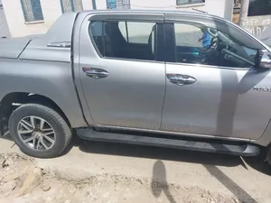 Toyota Hilux 2018 Silver