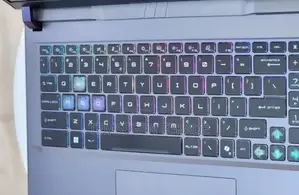 New Laptop MSI Vector 16 HX AI A2XWIG 16GB AMD Ryzen 9 SSD 1T