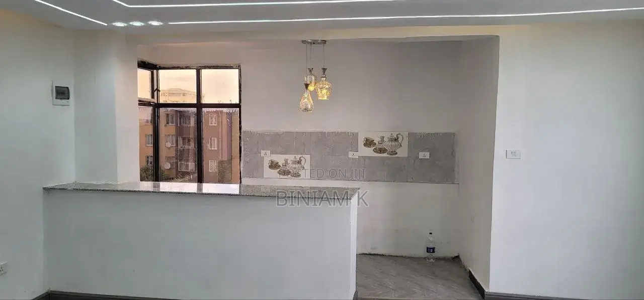 3bdrm Condo in 3 Bedroom Condominum, Bole for sale