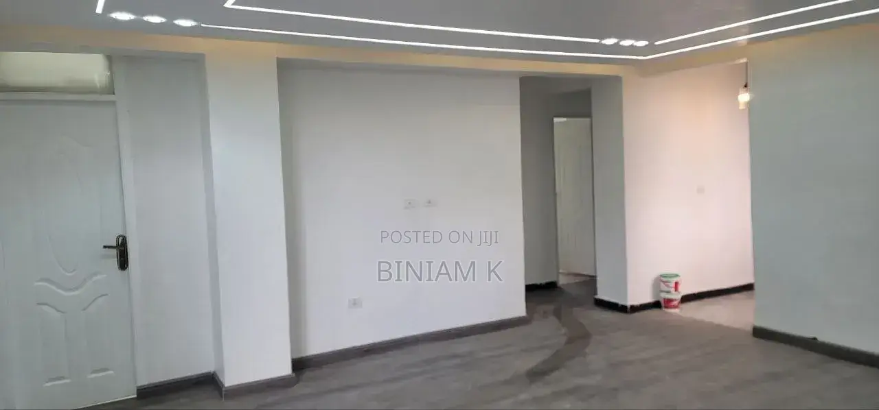 3bdrm Condo in 3 Bedroom Condominum, Bole for sale