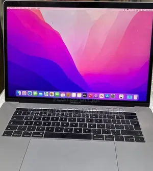 New Laptop Apple MacBook Pro 2017 16GB Intel Core i7 SSD 512GB