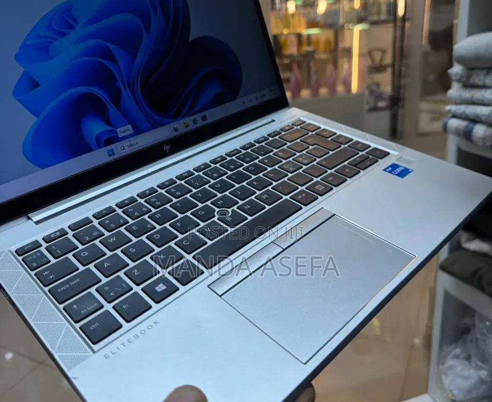 New Laptop HP EliteBook 840 G8 16GB Intel Core i5 SSD 256GB