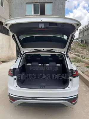 Volkswagen ID.6 2024 White