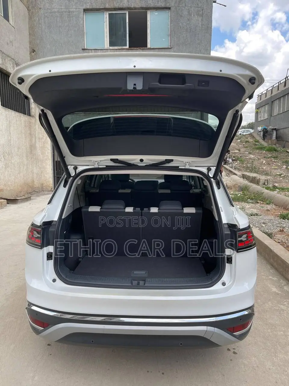 Volkswagen ID.6 2024 White