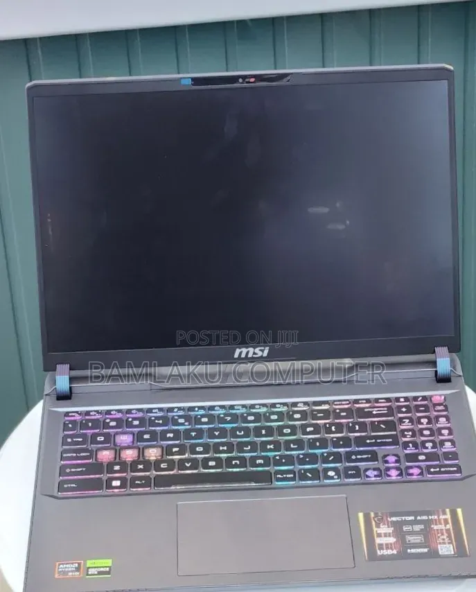 New Laptop MSI Vector 16 HX AI A2XWIG 16GB AMD Ryzen 9 SSD 1T