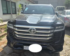 Toyota Land Cruiser 2023 Maroon
