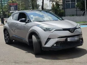 Toyota C-HR 2019 Gold
