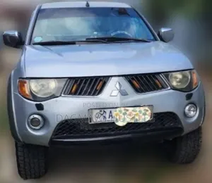 Mitsubishi L200 Club Cab 2.5 136hp 4WD 2008 Silver