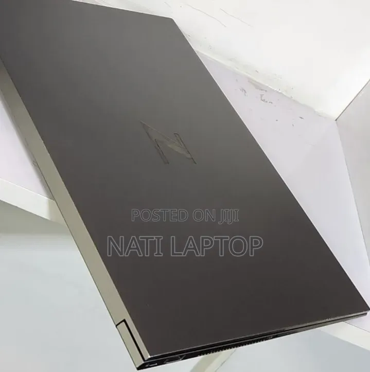 New Laptop HP ZBook Firefly G8 32GB Intel Core i9 SSD 512GB