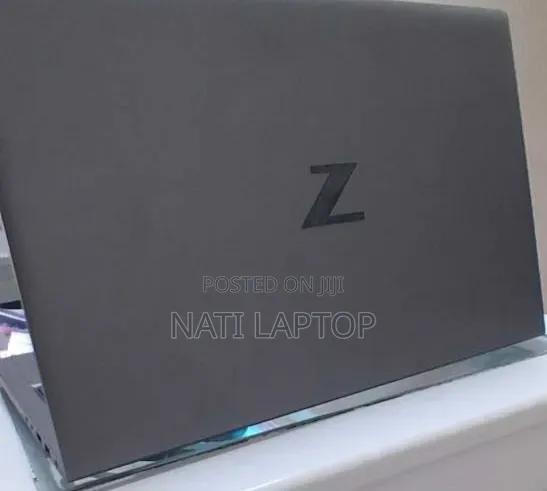 New Laptop HP ZBook Firefly G8 16GB Intel Core i7 SSD 512GB