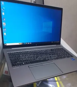 New Laptop HP ZBook Firefly G8 16GB Intel Core i7 SSD 512GB