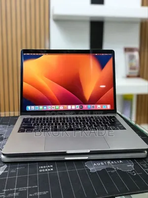 New Laptop Apple MacBook Pro 2017 16GB Intel Core i5 SSD 256GB