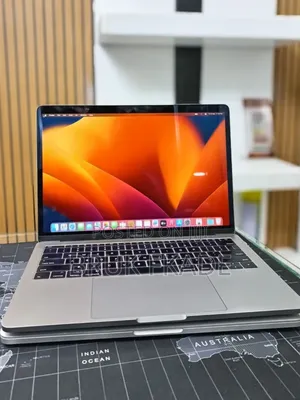 New Laptop Apple MacBook Pro 2017 16GB Intel Core i5 SSD 256GB
