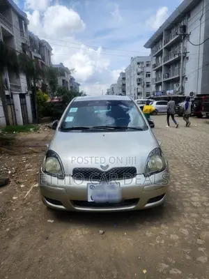 Toyota Vitz 2004 Silver