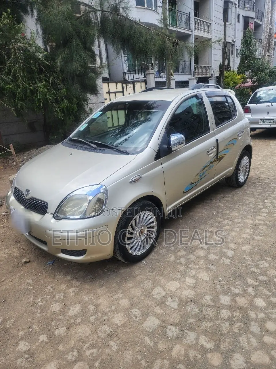 Toyota Vitz 2004 Silver