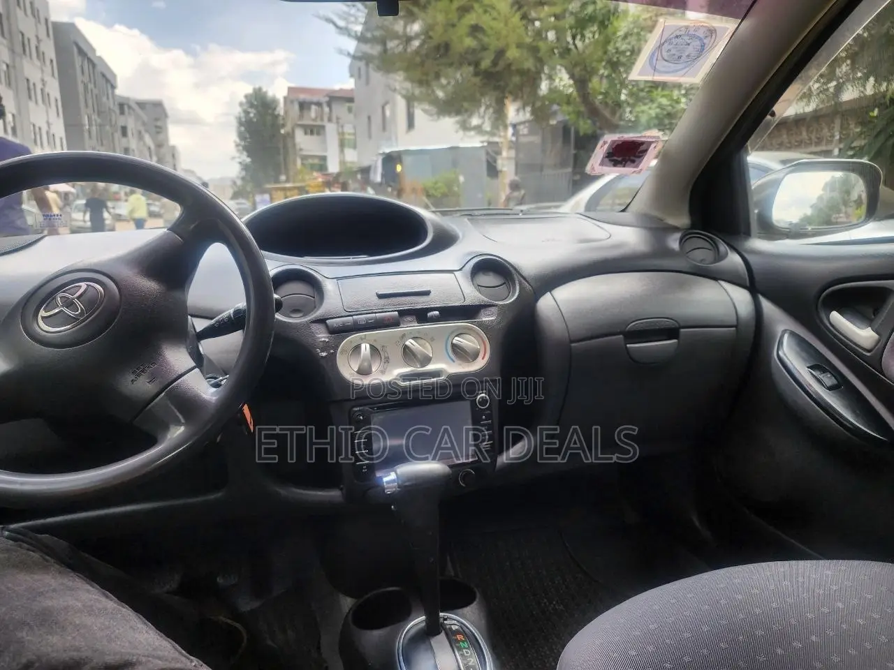 Toyota Vitz 2004 Silver