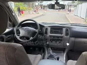 Toyota Land Cruiser 2006 White
