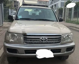 Toyota Land Cruiser 2006 White