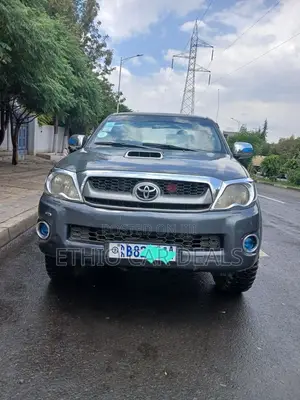 Toyota Hilux 2010 Black