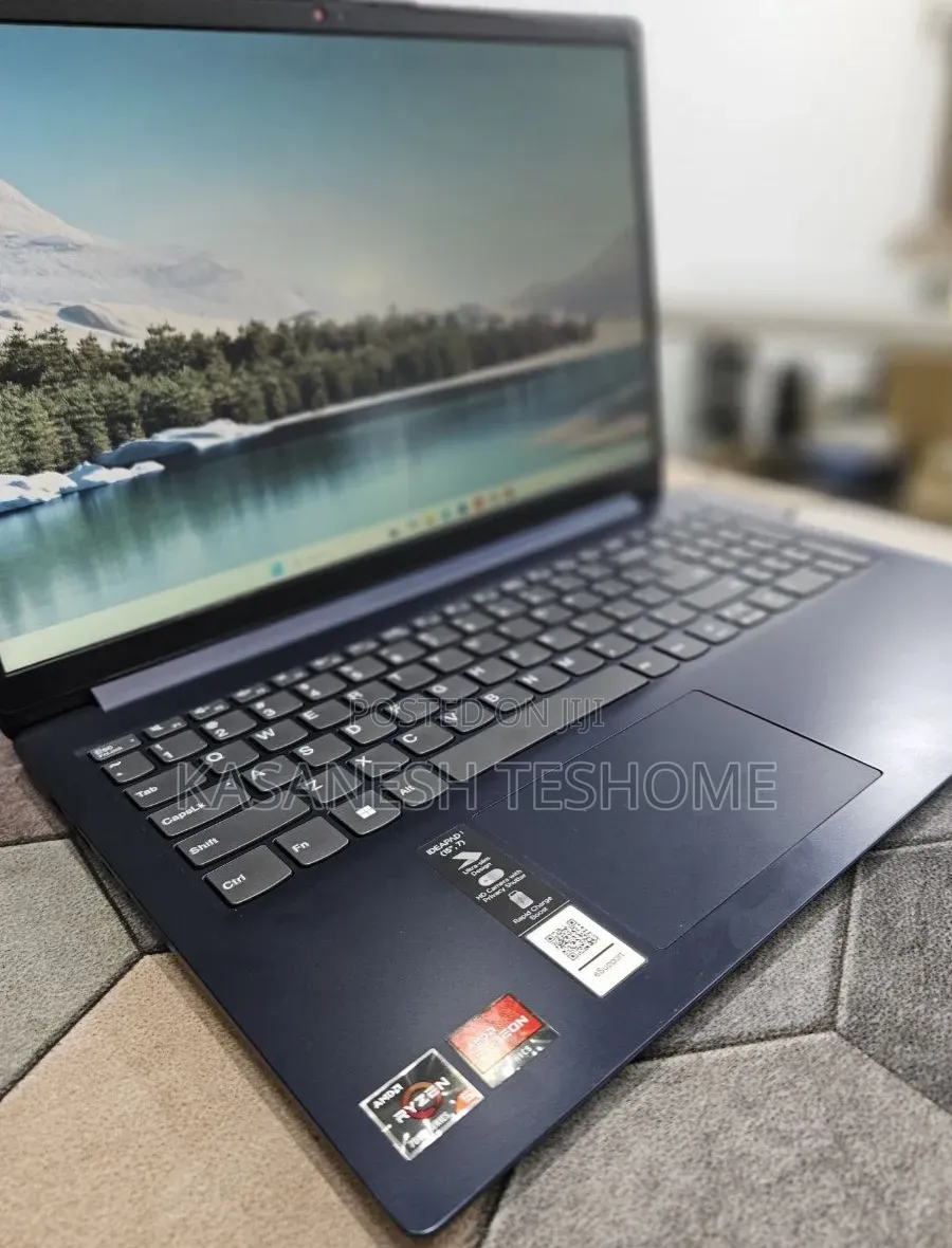 New Laptop Lenovo G770 8GB Intel Xeon SSD 512GB