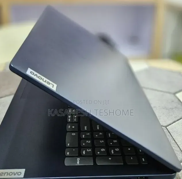New Laptop Lenovo G770 8GB Intel Xeon SSD 512GB