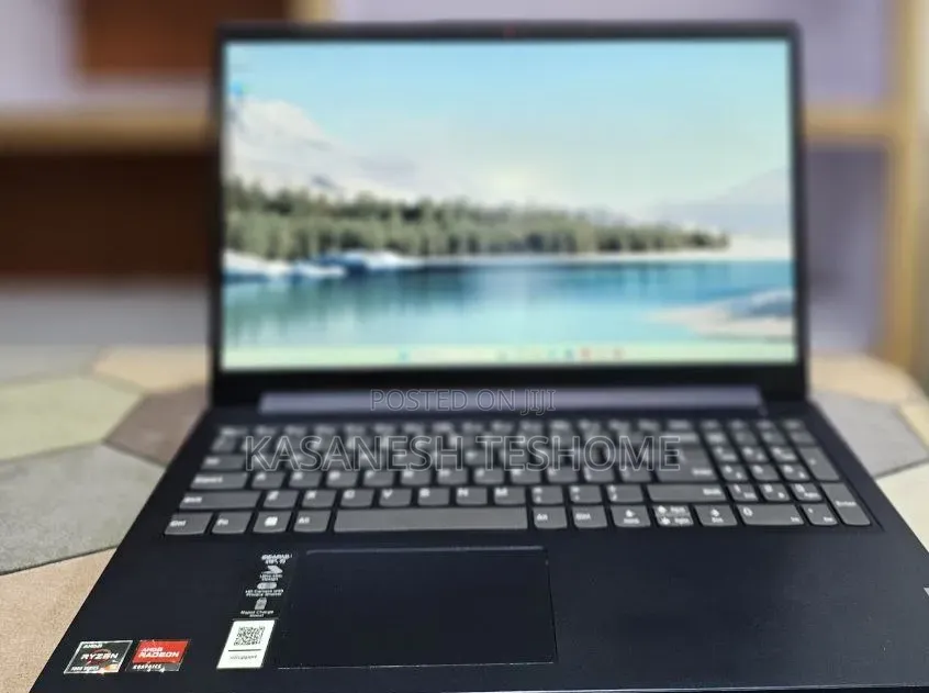 New Laptop Lenovo G770 8GB Intel Xeon SSD 512GB