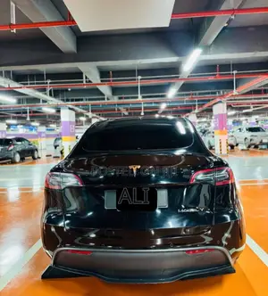 Tesla Model Y 2024 Black