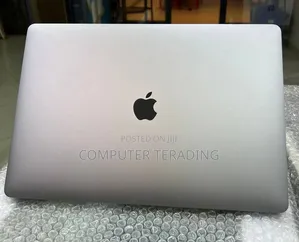 New Laptop Apple MacBook Pro 2017 16GB Intel Core i7 SSD 512GB