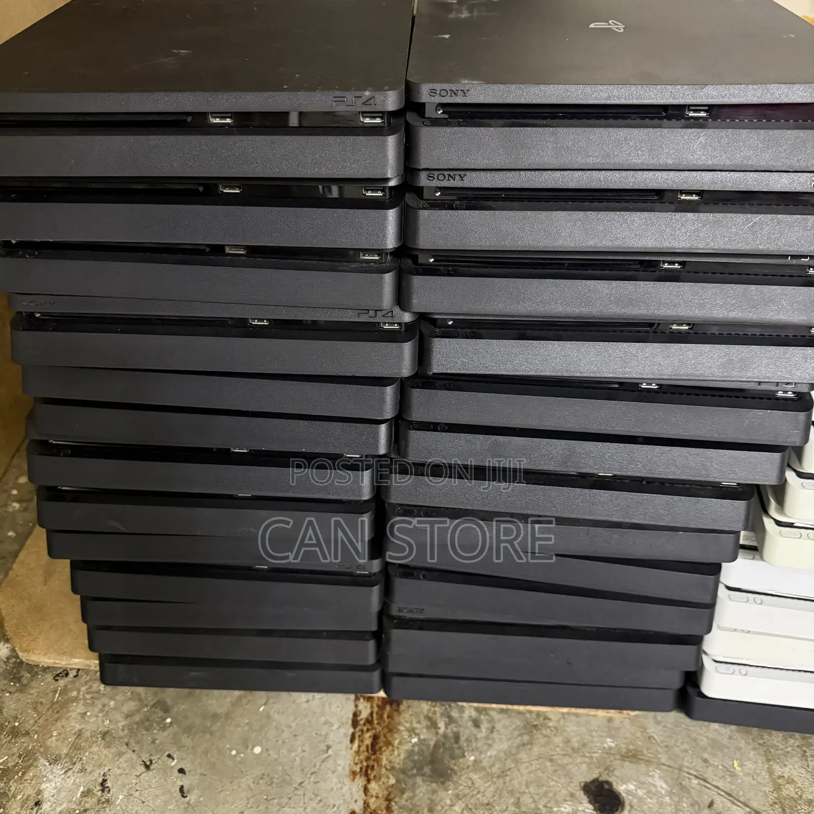 Ps4 Slim in Stock Fc26 and 2 Joystick