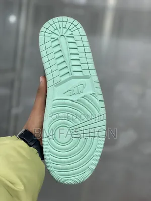 Kaws X Air Jordan 1 Retro High Og