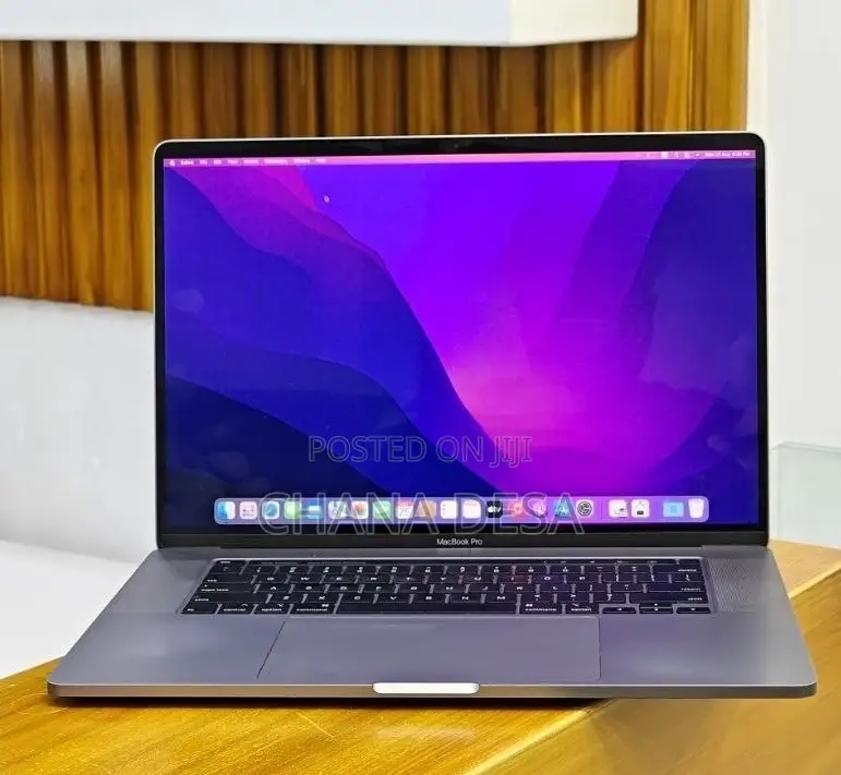 New Laptop Apple MacBook Pro 2018 32GB Intel Core i9 SSD 2T