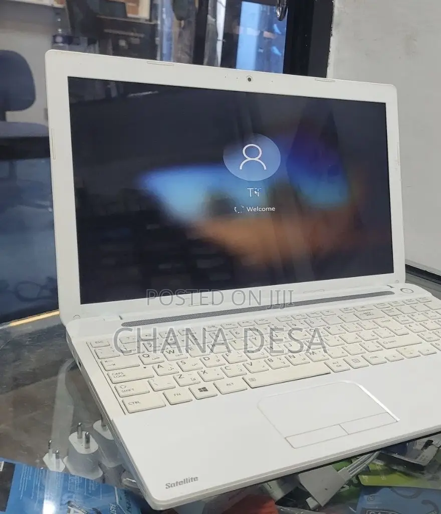 New Laptop Toshiba Satellite C55 8GB Intel Core i3 HDD 1T