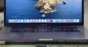 New Laptop Apple MacBook Pro 2018 32GB Intel Core i9 SSD 1T