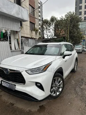 Toyota Highlander Hybrid 2023 White