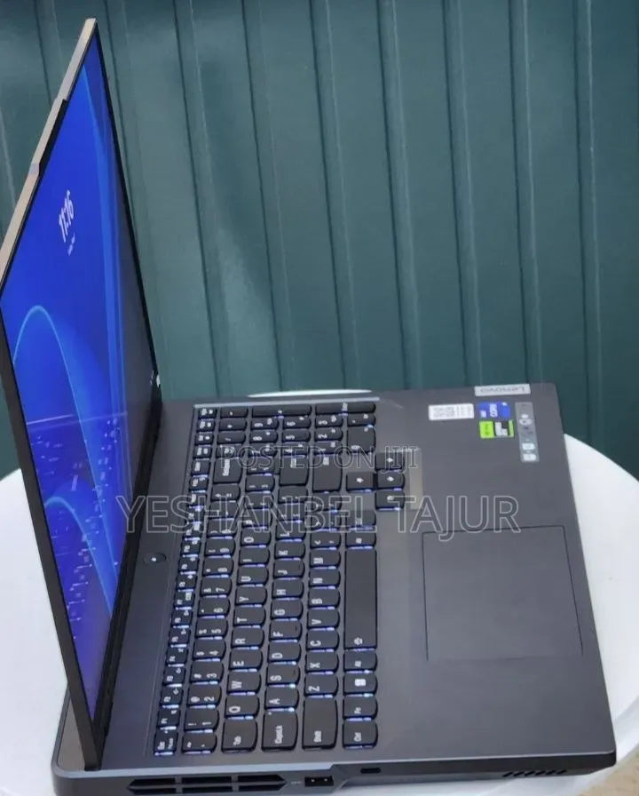 New Laptop Lenovo Y70 16GB Intel Core i9 SSD 1T