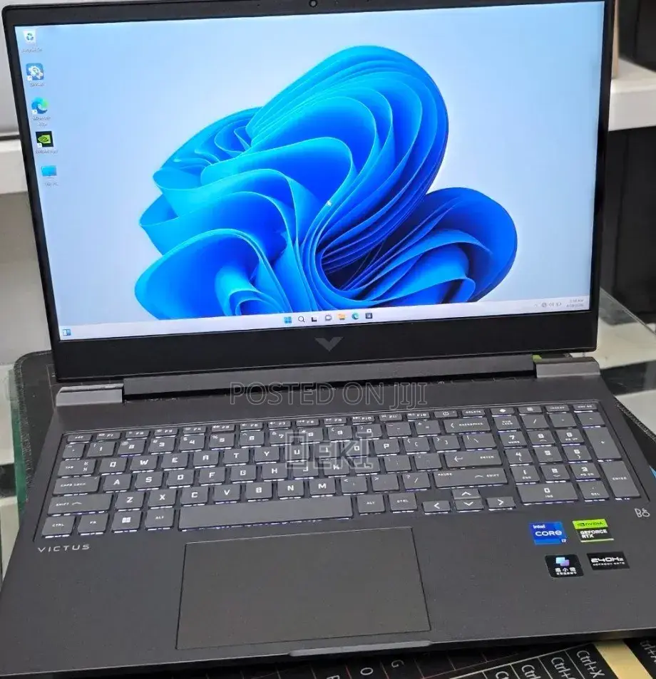 New Laptop HP Victus 16 16GB Intel Core i7 SSD 1T
