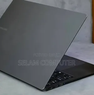 New Laptop HP Pavilion 15 8GB Intel Core i5 SSD 256GB