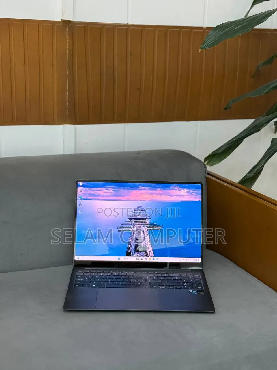 New Laptop HP Pavilion 15 8GB Intel Core i5 SSD 256GB