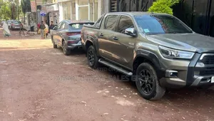 Toyota Hilux 2021 Green