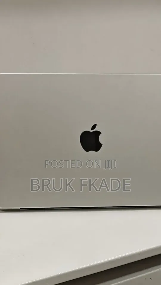 New Laptop Apple MacBook Air 2025 M4 13-inch 16GB Apple M4 Pro SSD 1T