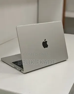 New Laptop Apple MacBook Air 2025 M4 13-inch 16GB Apple M4 Pro SSD 1T