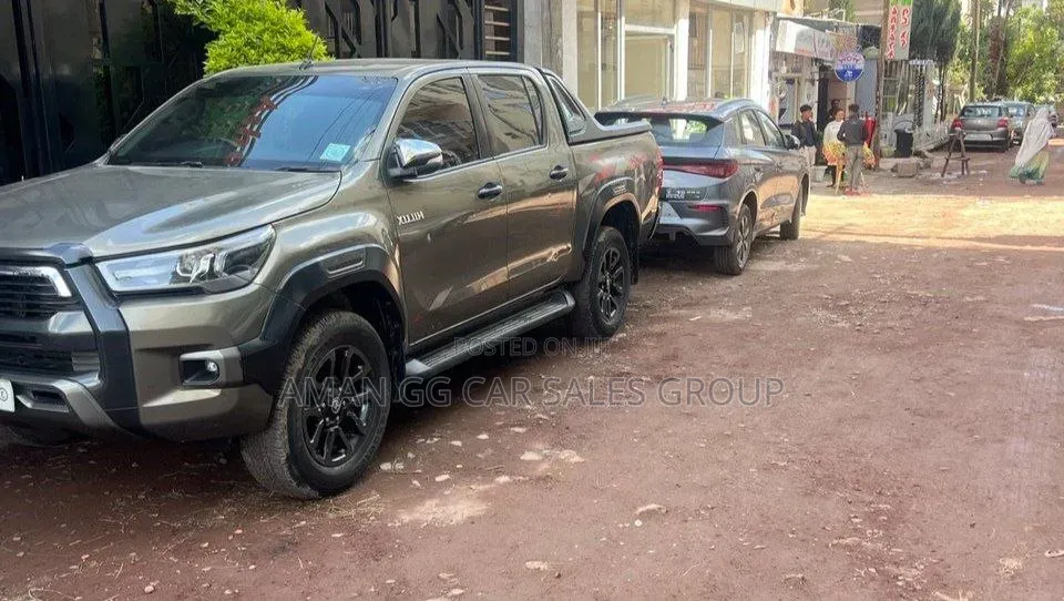 Toyota Hilux 2021 Green