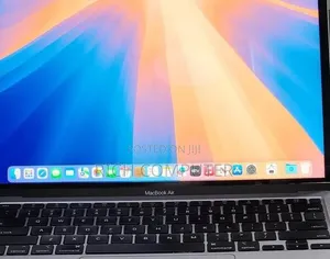 New Laptop Apple MacBook 8GB Intel Core i3 SSD 256GB