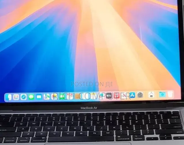 New Laptop Apple MacBook 8GB Intel Core i3 SSD 256GB